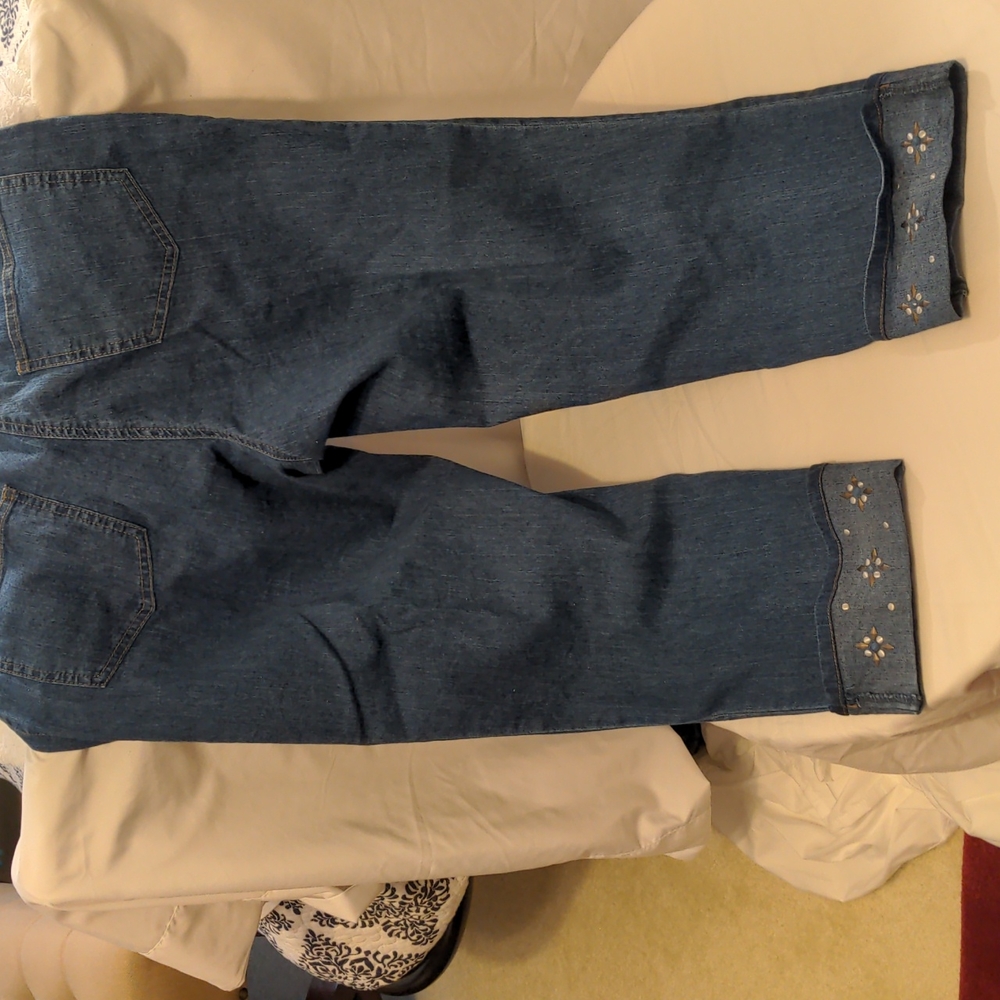 Ruby Rd Cropped Jeans - Picture 4 of 5
